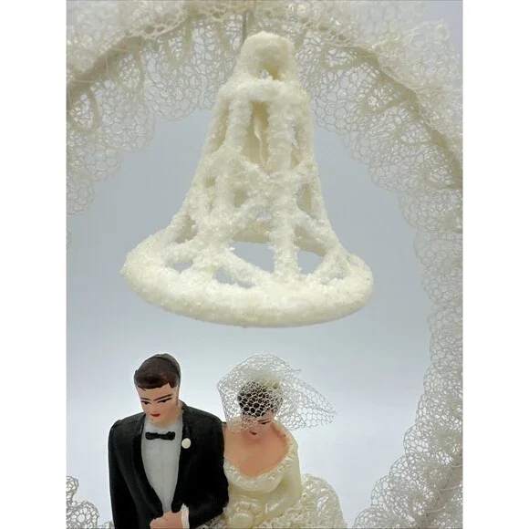 Wedding Cake Topper Bride Groom Lace Bell 1950s Vintage - Picture 4 of 16